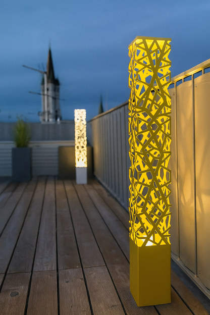 Luminária Linea Mètallique - 15x15cm - Altura 1,5m - Em aço